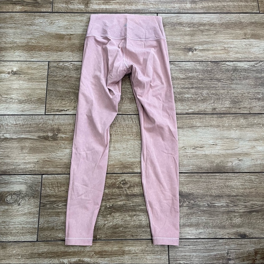 Lululemon Wunder Under High-Rise Tight Snow Washed
Vintage Mauve Size 6 - Picture 5 of 11